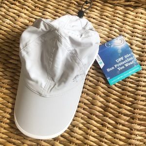 Coolibar NWT Grey with White Trim 50 SPF hat